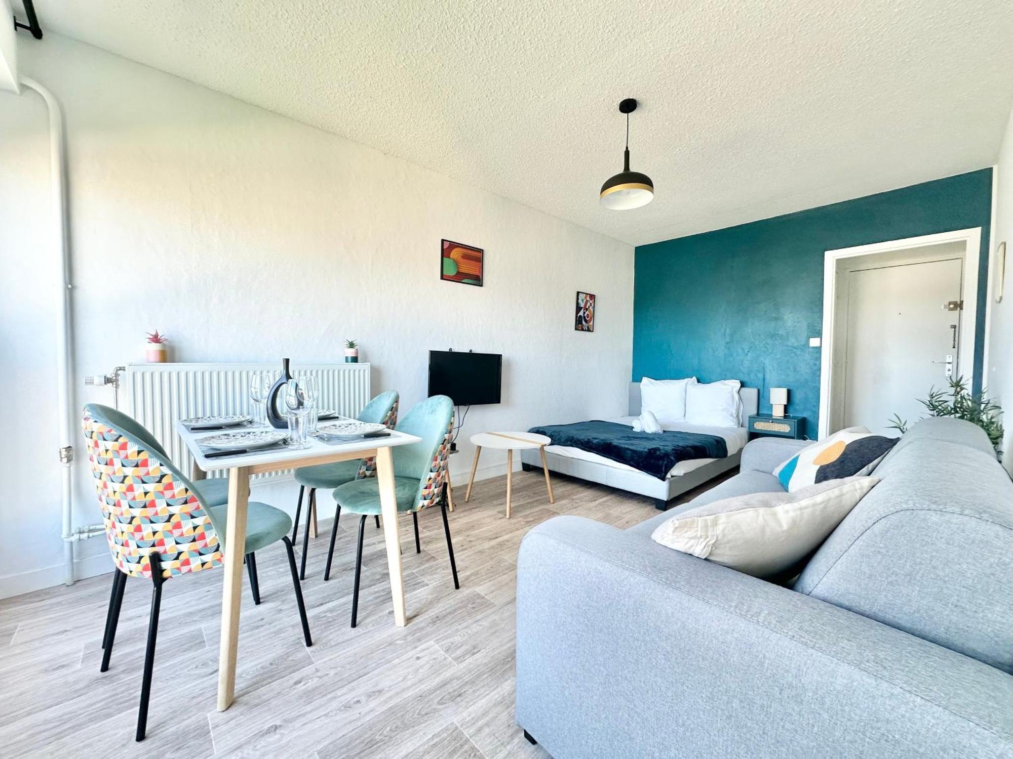 Le Baudin Avec Vue Sur Limoges Apartment Exterior photo