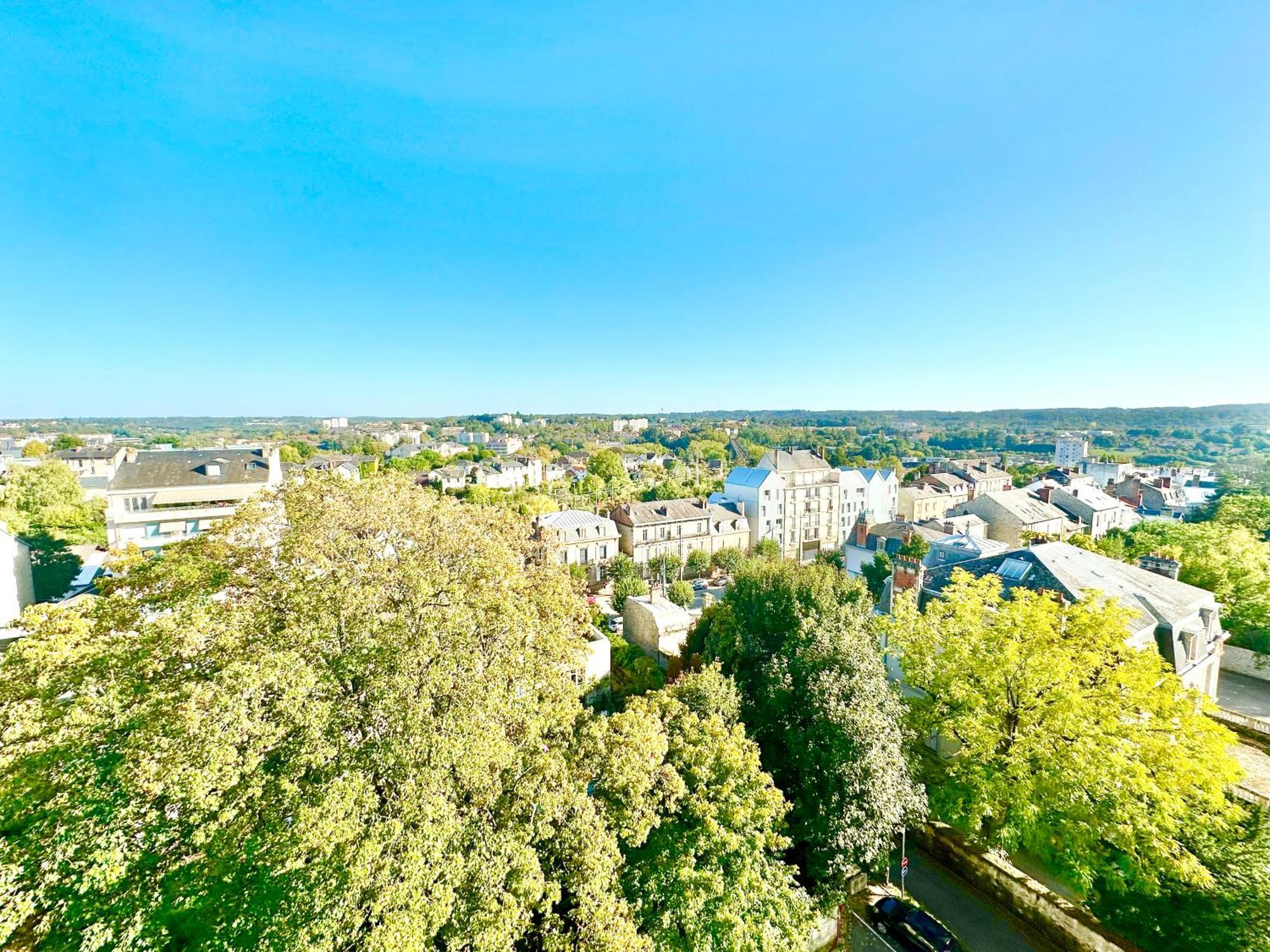 Le Baudin Avec Vue Sur Limoges Apartment Exterior photo